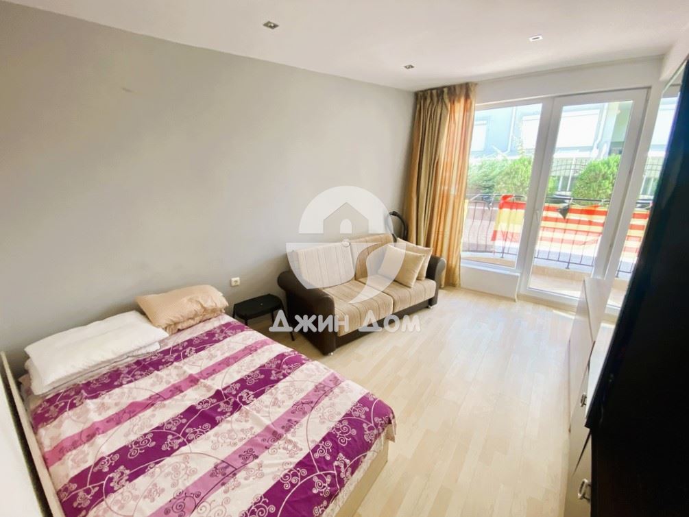 Просторен обзаведен тристаен апартамент в к-с Сънсет, гр. Свети Влас - 0