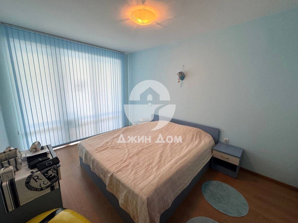 Просторен двустаен апартамент в к-с „Екселсиор“, Сл. бряг - 0