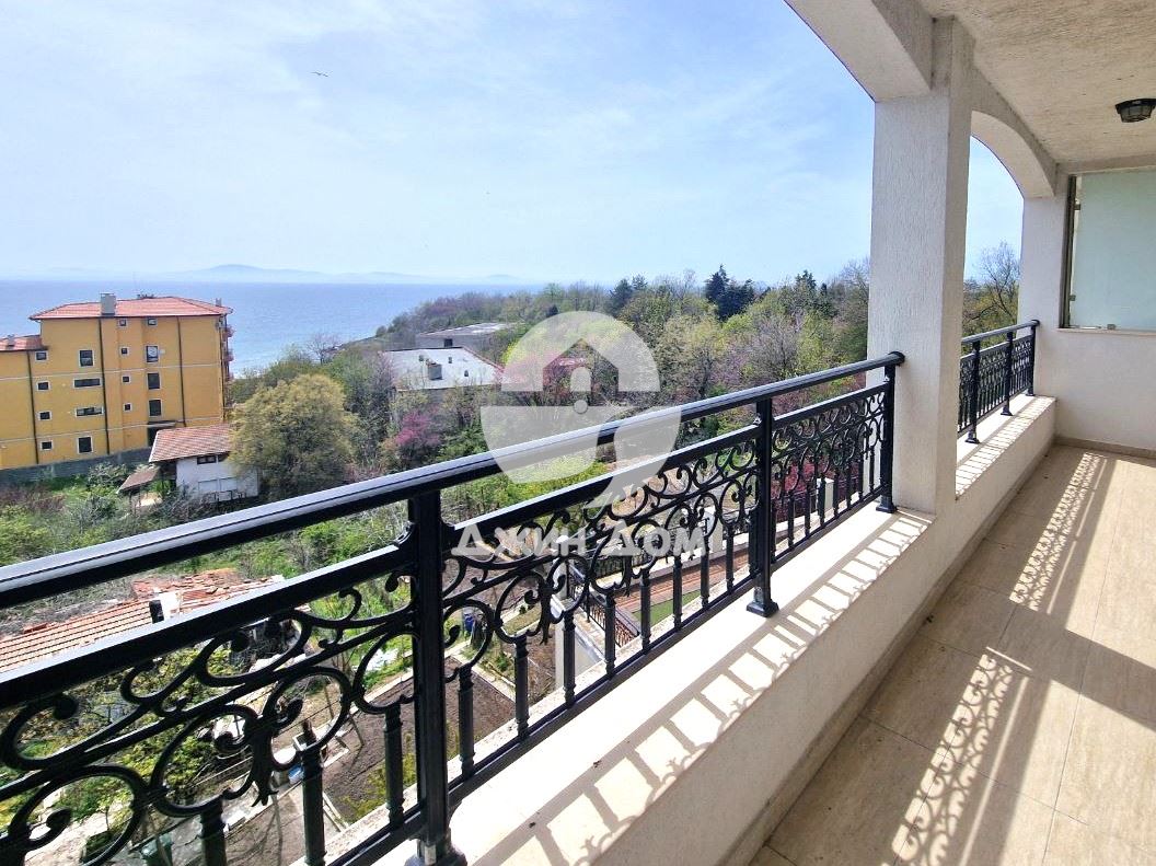 Просторен едностаен с ПАНОРАМА МОРЕ в к-с „Пенелопа Палас“, гр.Поморие - 0