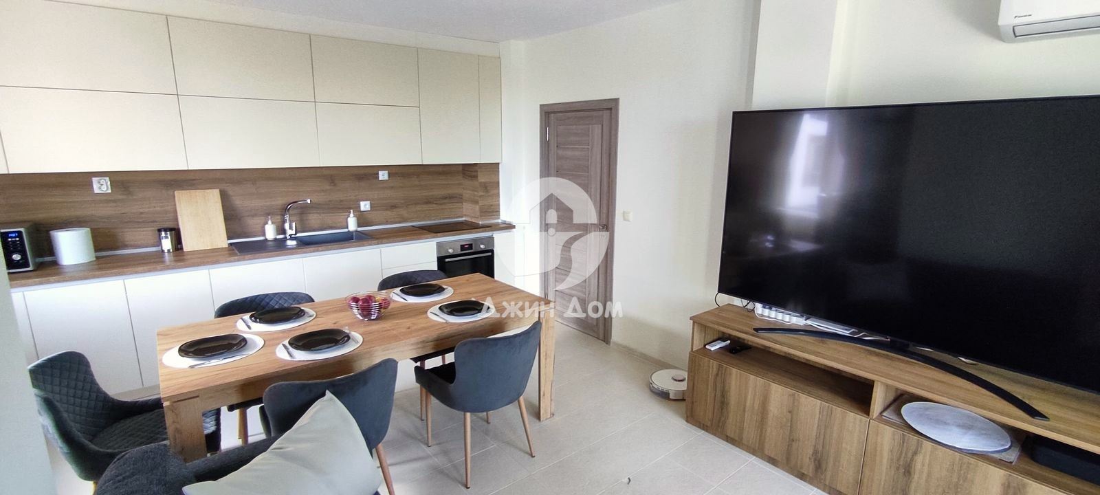 Тристаен апартамент с ГЛЕДКА МОРЕ в к-с „Киви Гардънс“, гр. Бяла - 0