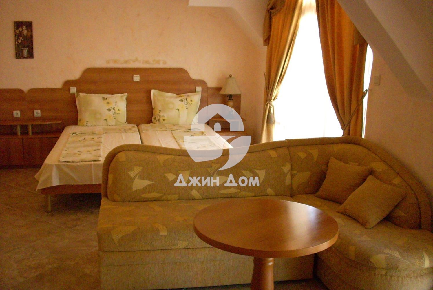 Хотел „Тропикана“ с ресторант и ГЛЕДКА МОРЕ в с. Равда - 0