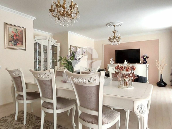 Двуетажна къща с басейн в к-с Атлантис Премиум Хаузес, кв. Сарафово - 0