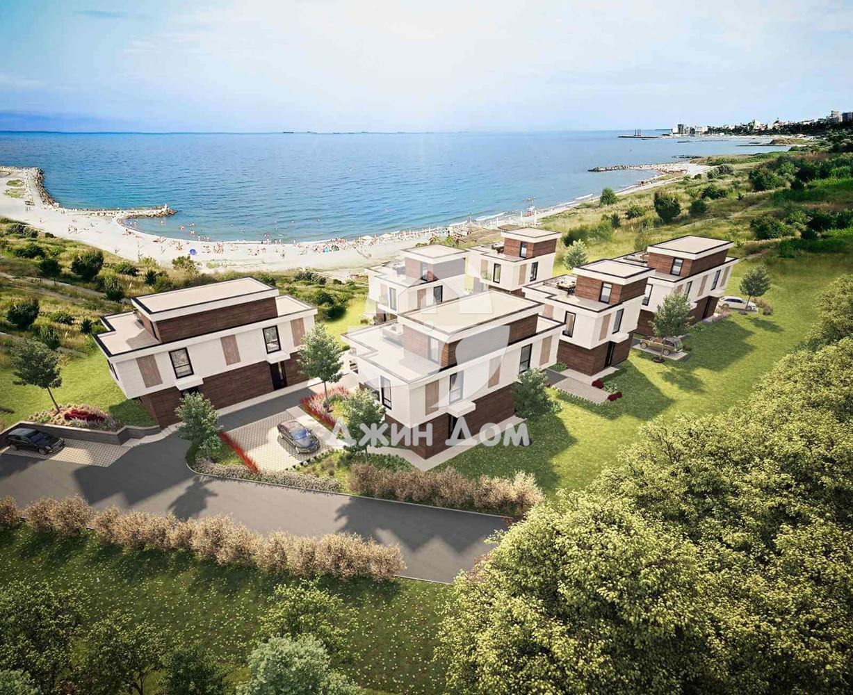 Триетажна къща с басейн в к-с „Солт Сън Санд“, гр. Ахелой - 0