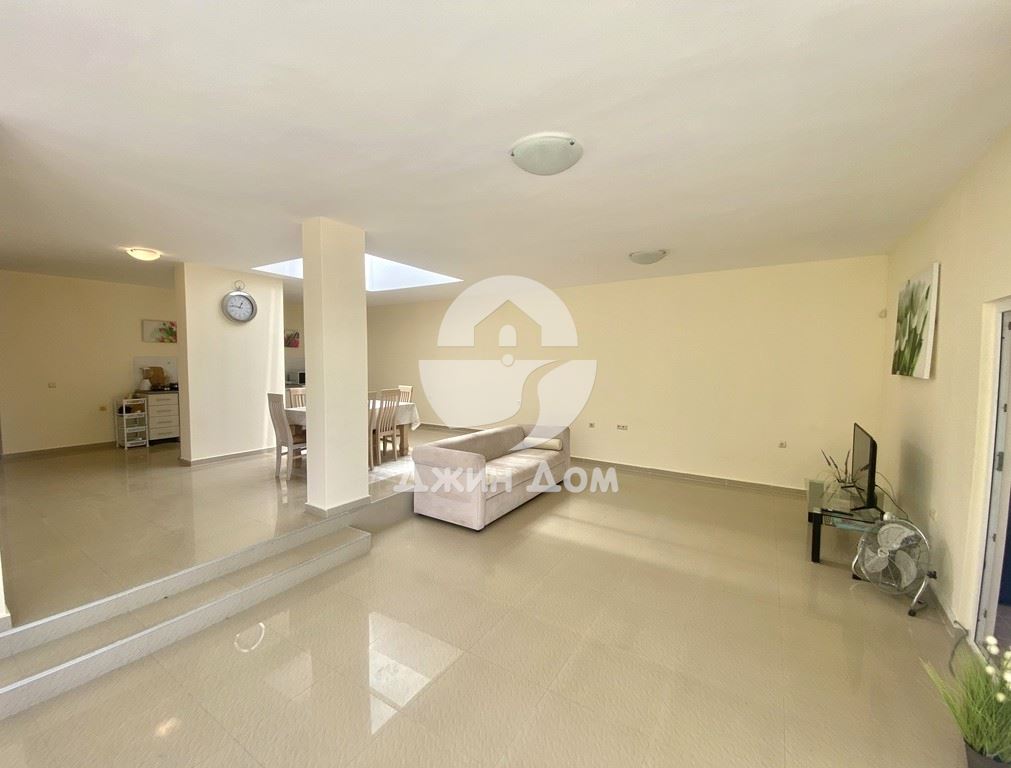 Двустаен апартамент с ГЛЕДКА МОРЕ в жилищна сграда, Свети Влас - 0