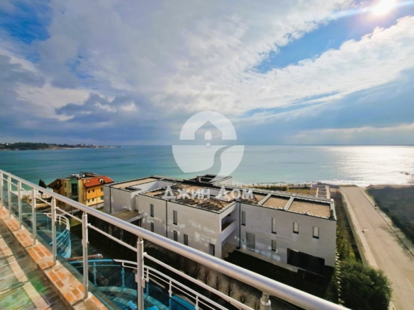 Тристаен пентхаус с ПАНОРАМА МОРЕ в к-с „Оазис“, с. Равда - 0