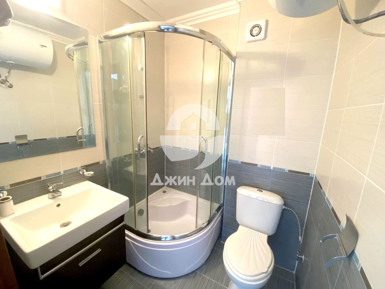 Тристаен апартамент с ПАНОРАМА МОРЕ в к-с Лазур 5, гр. Свети Влас - 0