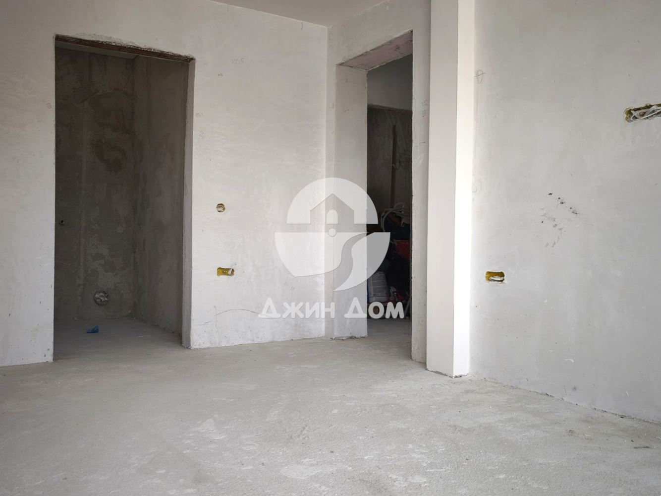 Просторна двуетажна къща в гр. Бяла - 0