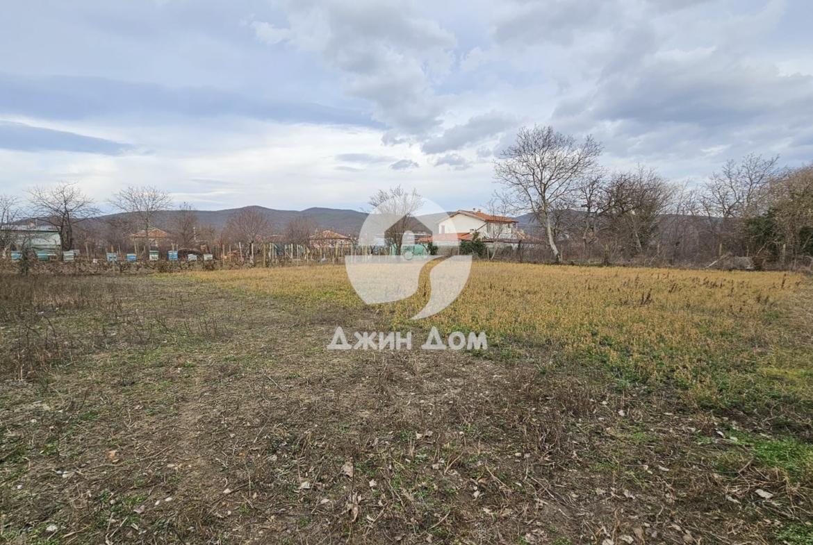 Едноетажна къща в с. Гюльовца, обл. Бургас - 0