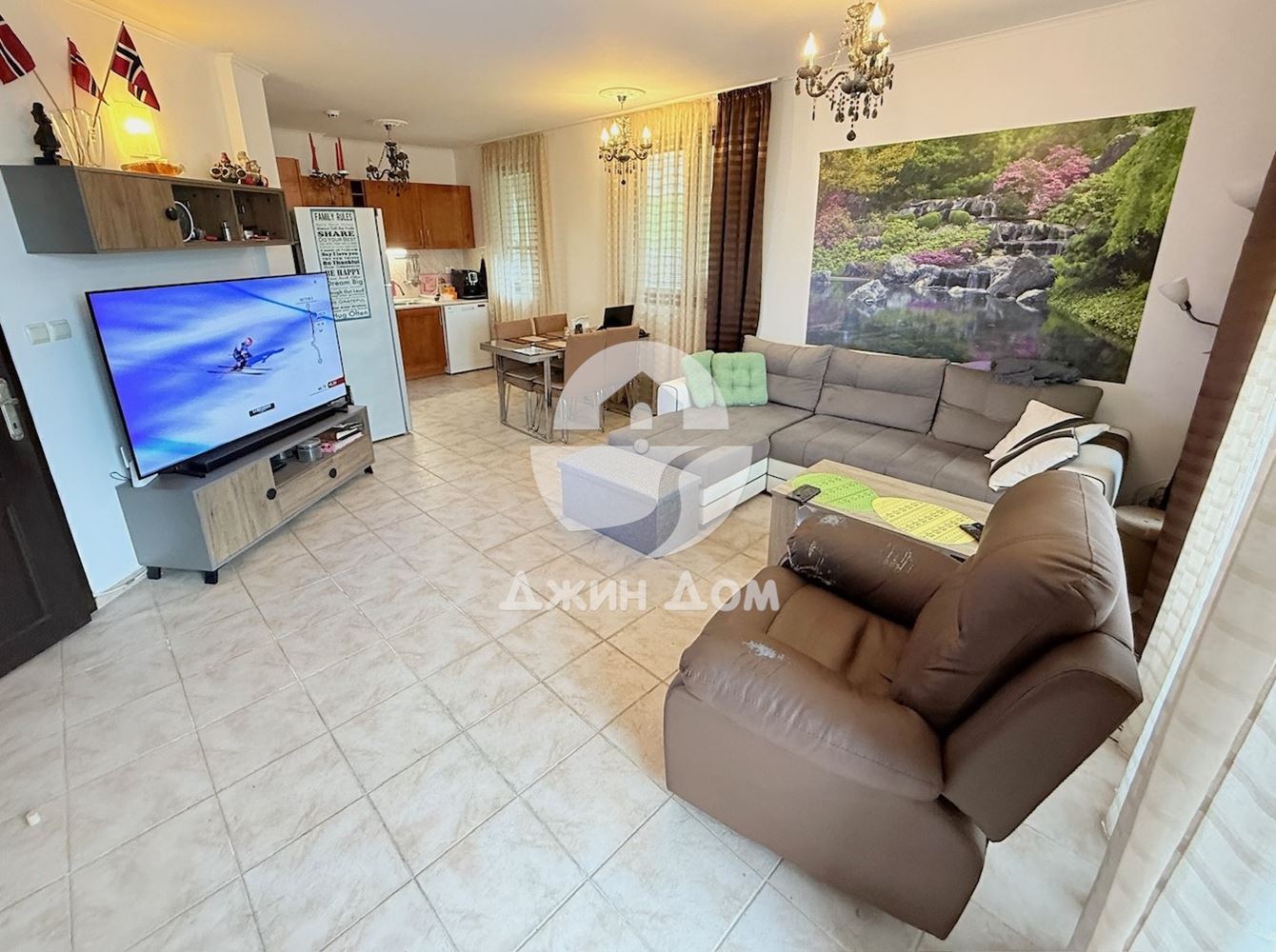 Просторен тристаен апартамент в к-с „Бей Вю Вилас“, с. Кошарица - 0