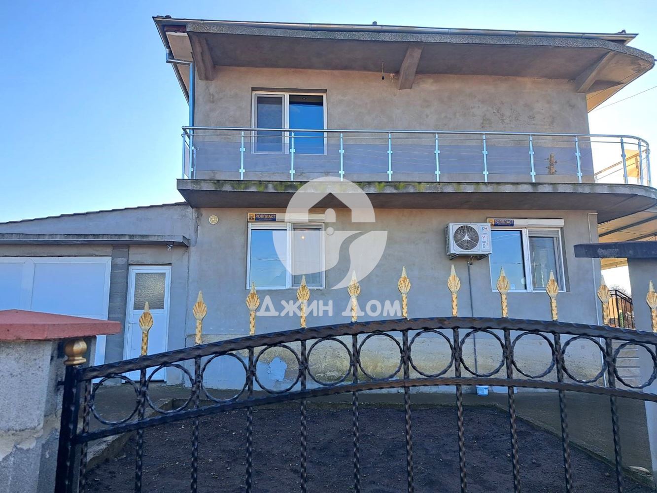 Двуетажна къща с 6 спални и гледка ПЛАНИНА в с. Черноград - 0