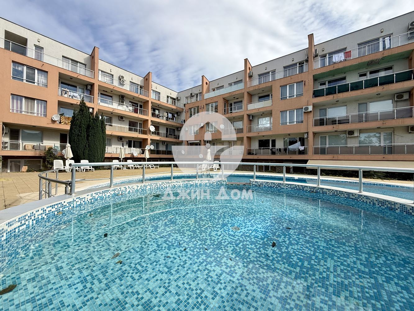 Двустаен апартамент с НИСКА ТАКСА в к-с Джоли, гр. Несебър - 0