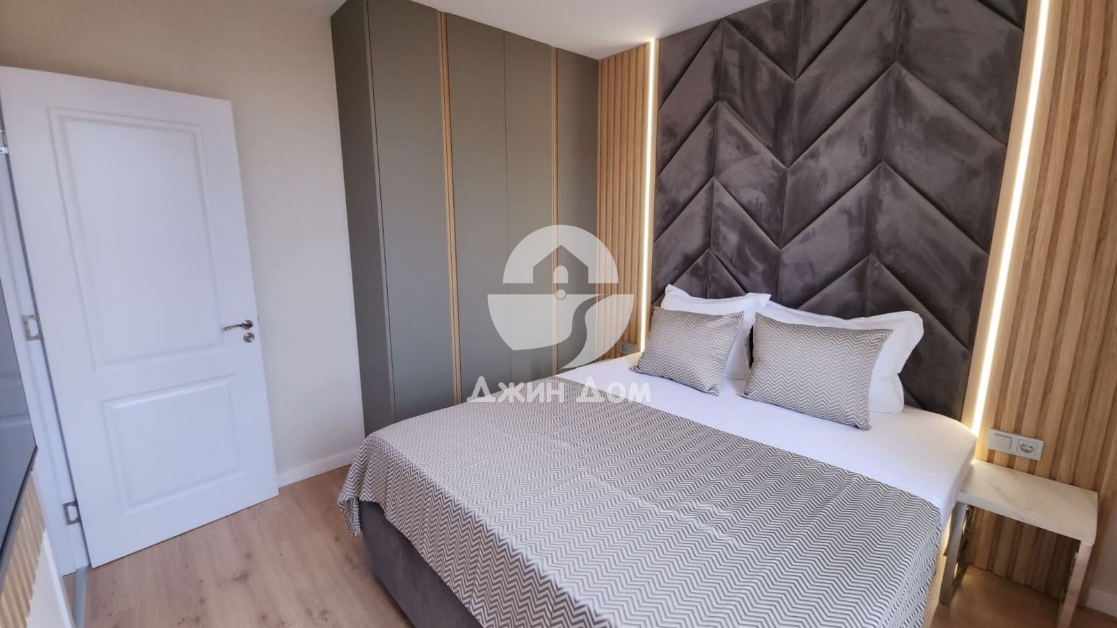 Тристаен апартамент в к-с Хармони Сюитс 18, к.к. Слънчев бряг - 0