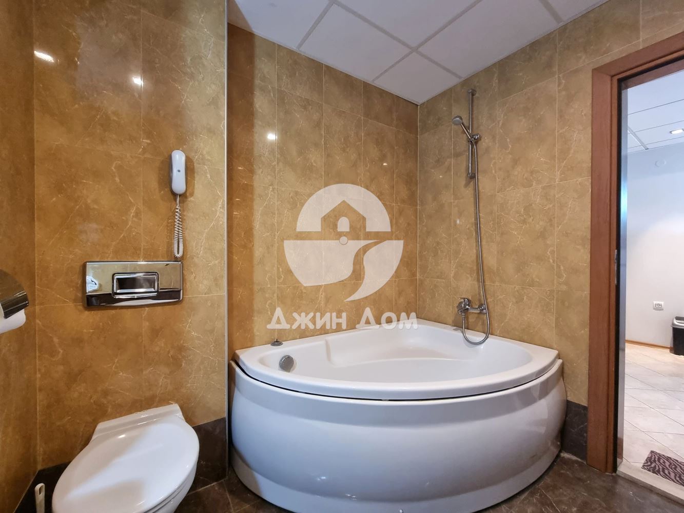 Просторен двустаен апартамент в к-с „Посейдон“, к.к Слънчев бряг - 0