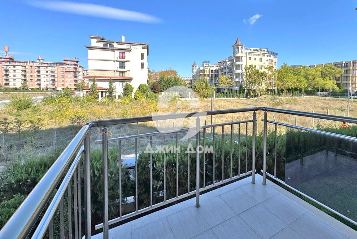 Просторен едностаен апартамент в к-с „Вип Вижън“, к.к. Слънчев бряг - 0