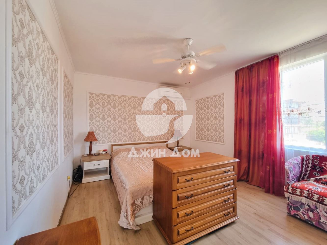 Обзаведена двуетажна къща в с. Просеник - 0