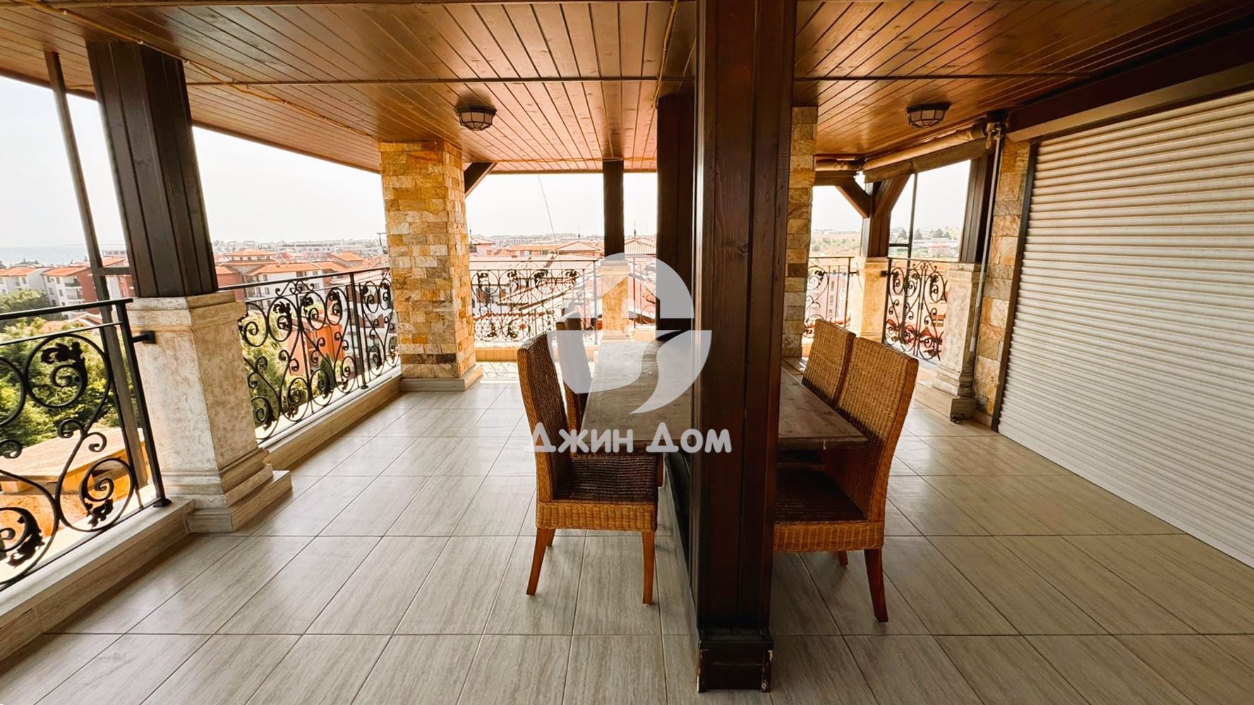 Четиристаен триетажен пентхаус в к-с „Естебан“, гр. Несебър - 0