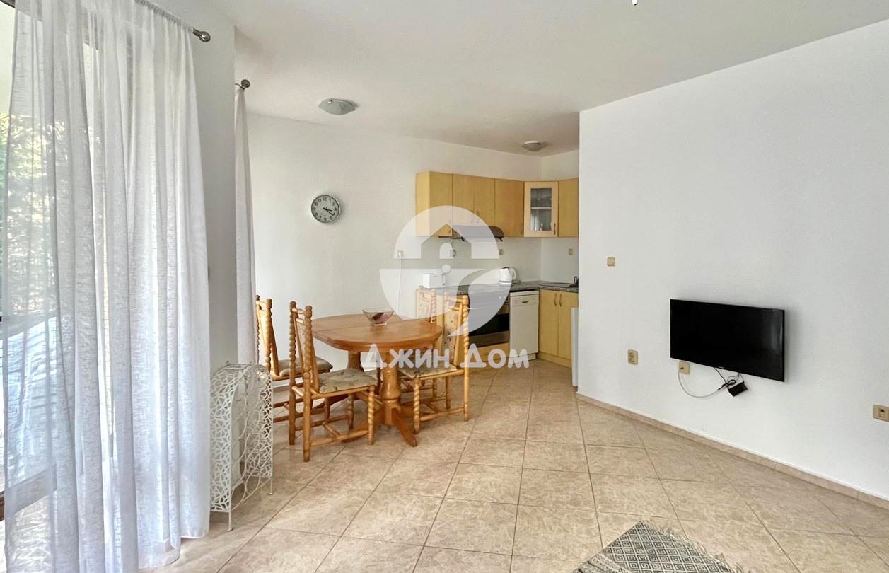 Тристаен апартамент в к-с „Глобъл Сити“, гр. Несебър - 0