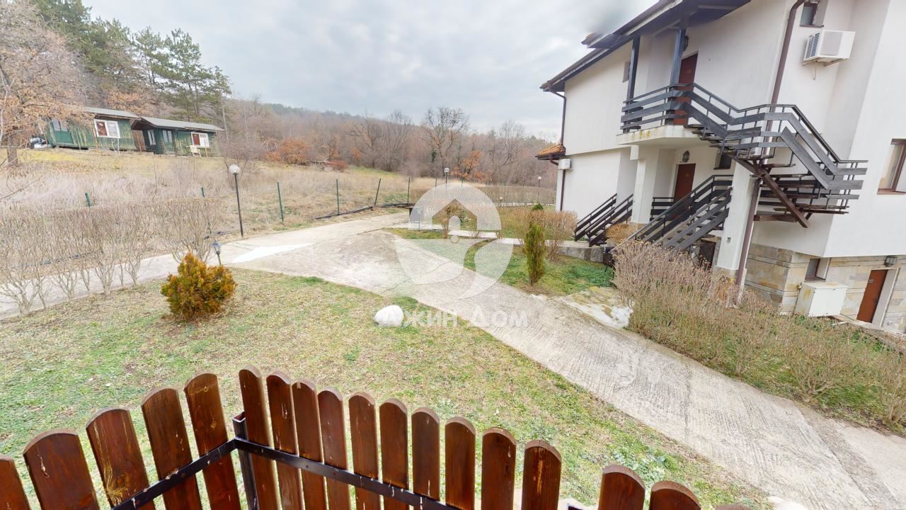 Просторен стилен тристаен апартамент в к-с “Бей Вю Вилас”, с. Кошарица - 0