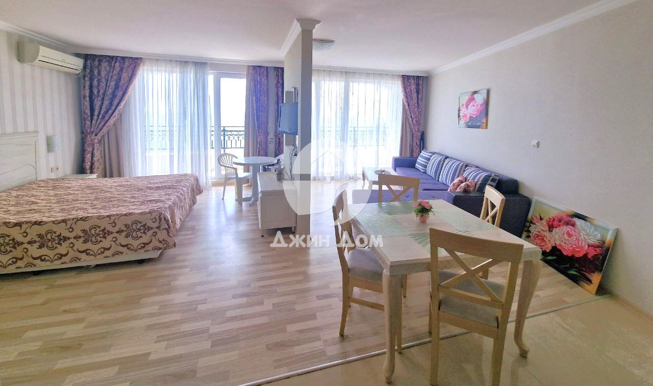 Просторен едностаен с ПАНОРАМА МОРЕ в к-с „Пенелопа Палас“, гр.Поморие - 0