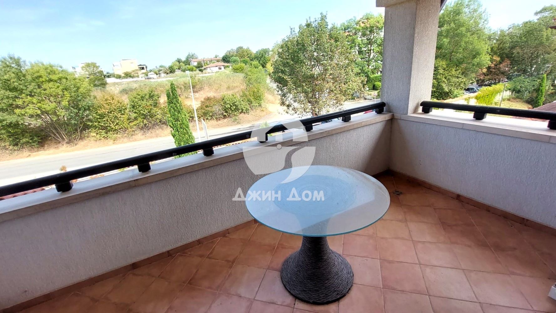 Тристаен апартамент на ПЪРВА ЛИНИЯ МОРЕ в к-с Оазис Резорт, с. Лозенец - 0