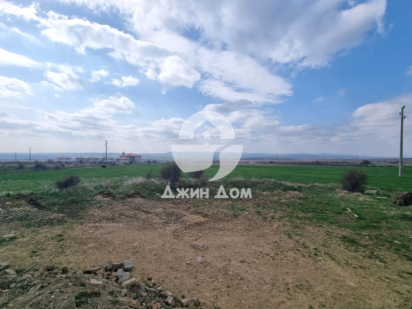 Урегулиран поземлен имот в с. Кошарица - 0