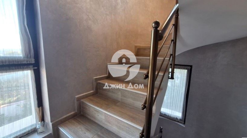 Двуетажна къща с ГЛЕДКА МОРЕ в м-т Буджака, гр. Созопол - 0