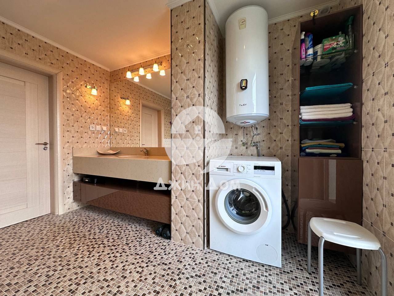 Просторен луксозен тристаен апартамент в к-с Посейдон, гр. Несебър - 0