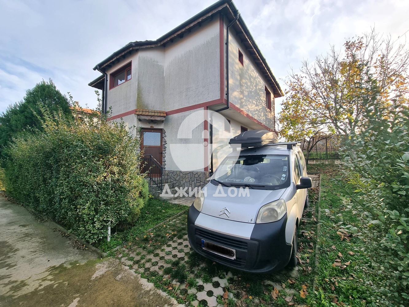 Двуетажна къща с двор в с. Александрово, общ. Поморие - 0