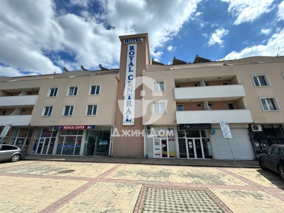 Триетажен корпус от хотел в к-с „Роял Сентрал“, к.к. Слънчев бряг - 0