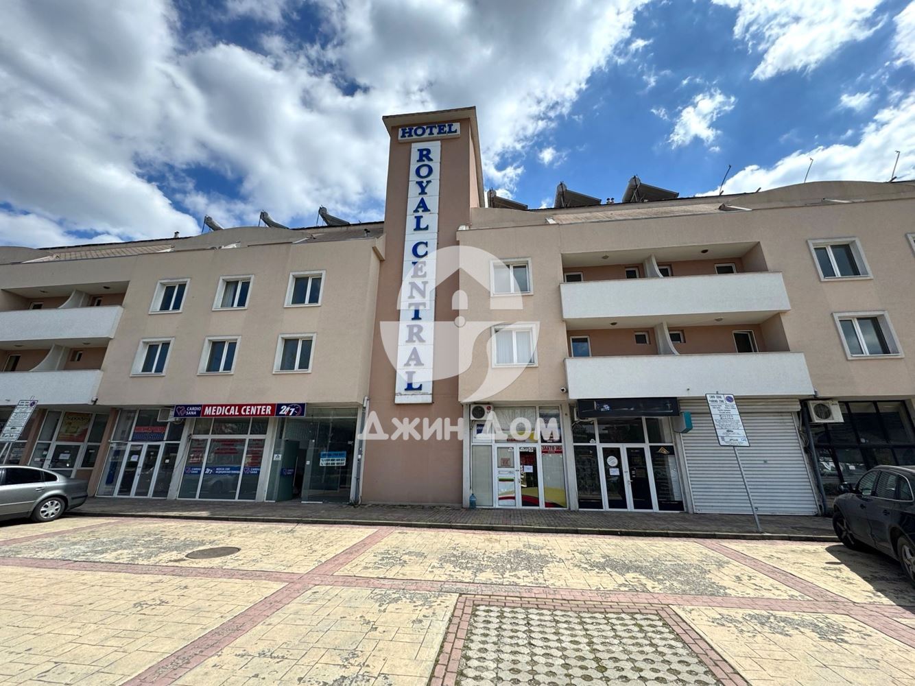 Триетажен корпус от хотел в к-с „Роял Сентрал“, к.к. Слънчев бряг - 0