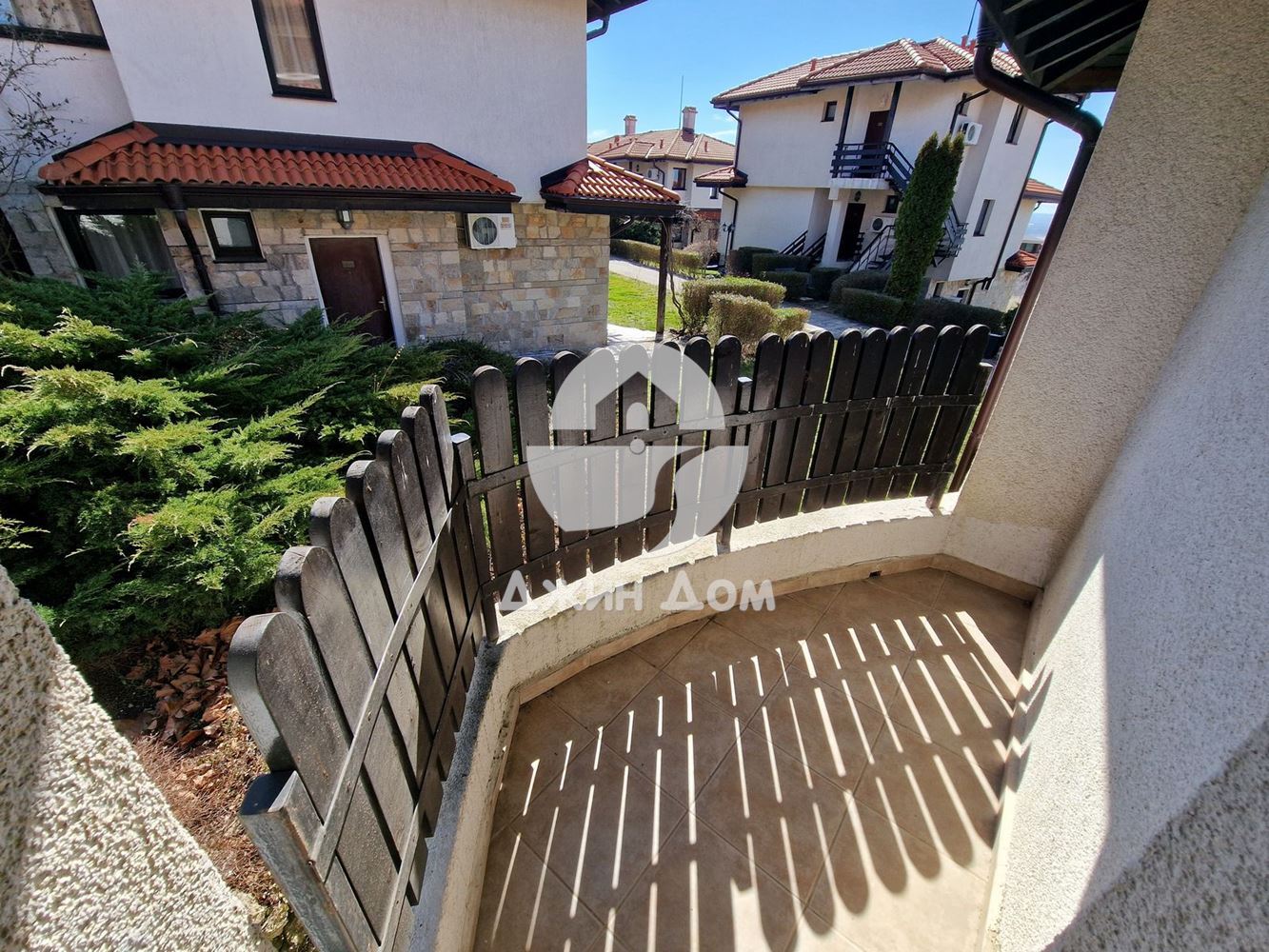 Тристаен апартамент в к-с “Бей Вю Вилас“, с. Кошарица - 0