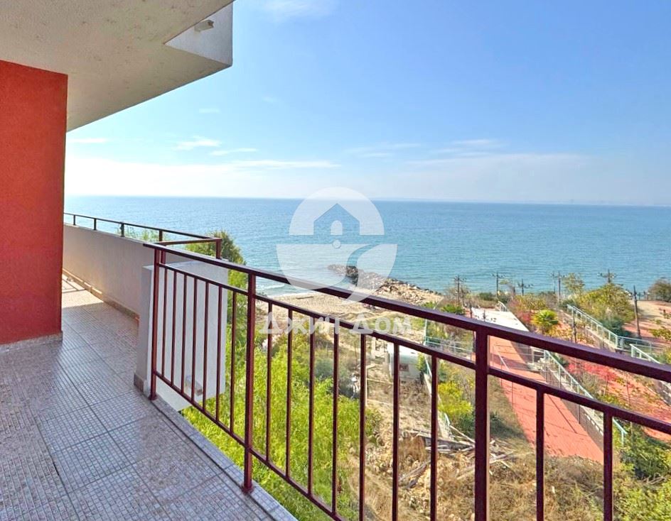 Двустаен апартамент с ПАНОРАМА МОРЕ в к-с Марина Вю Форт Бийч,Св. Влас - 0