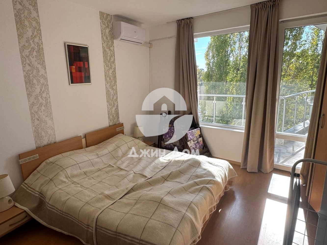 Просторен обзаведен двустаен апартамент в к-с Ясен, к.к. Слънчев Бряг - 0