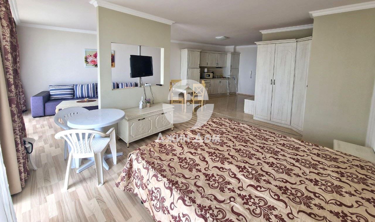 Просторен едностаен с ПАНОРАМА МОРЕ в к-с „Пенелопа Палас“, гр.Поморие - 0