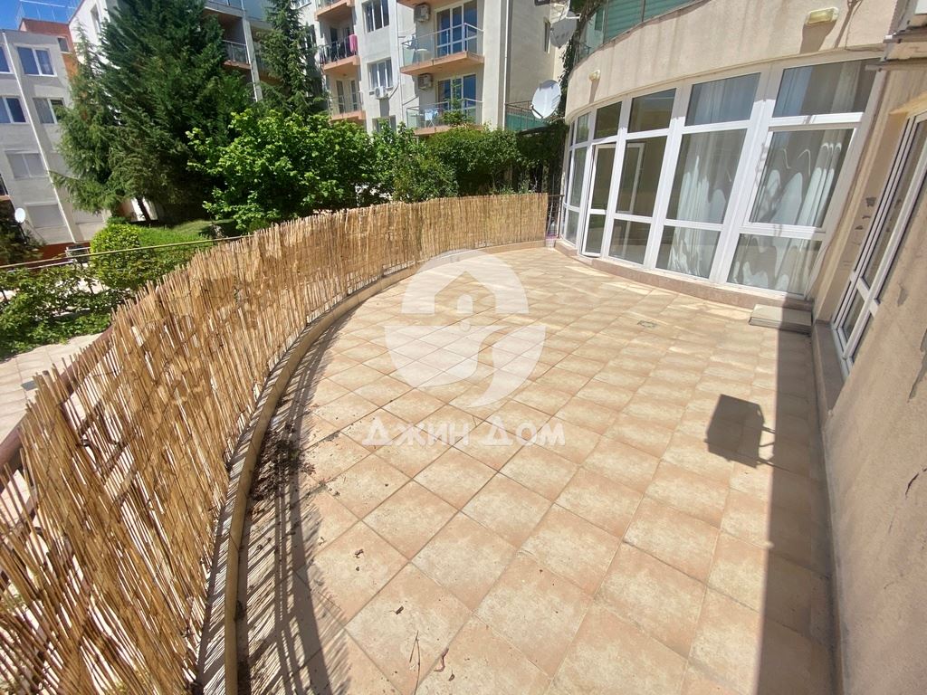 Двустаен апартамент с ГЛЕДКА МОРЕ в жилищна сграда, Свети Влас - 0