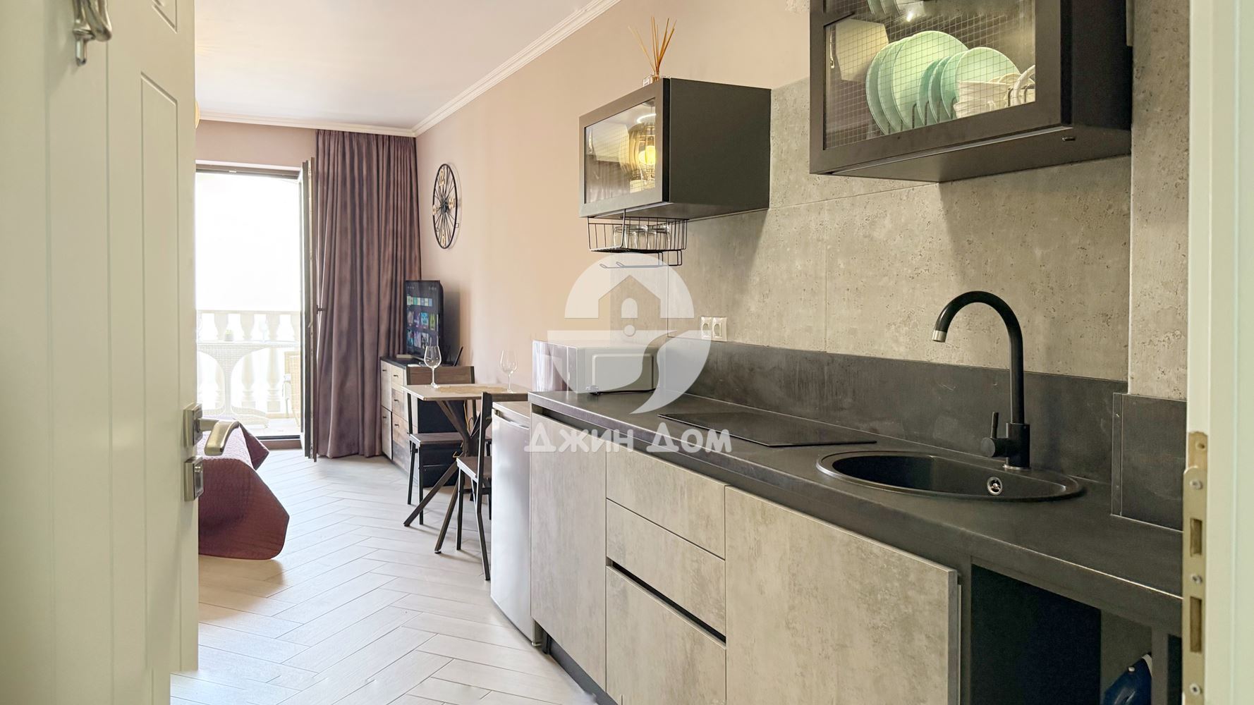 Едностаен апартамент в к-с „Валенсия Гардънс“, гр. Несебър - 0