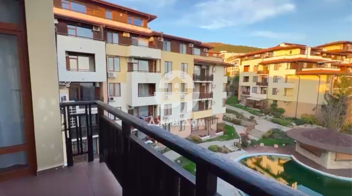 Тристаен апартамент с ЧАСТИЧНА ГЛЕДКА МОРЕ в к-с "Райска градина" - 0