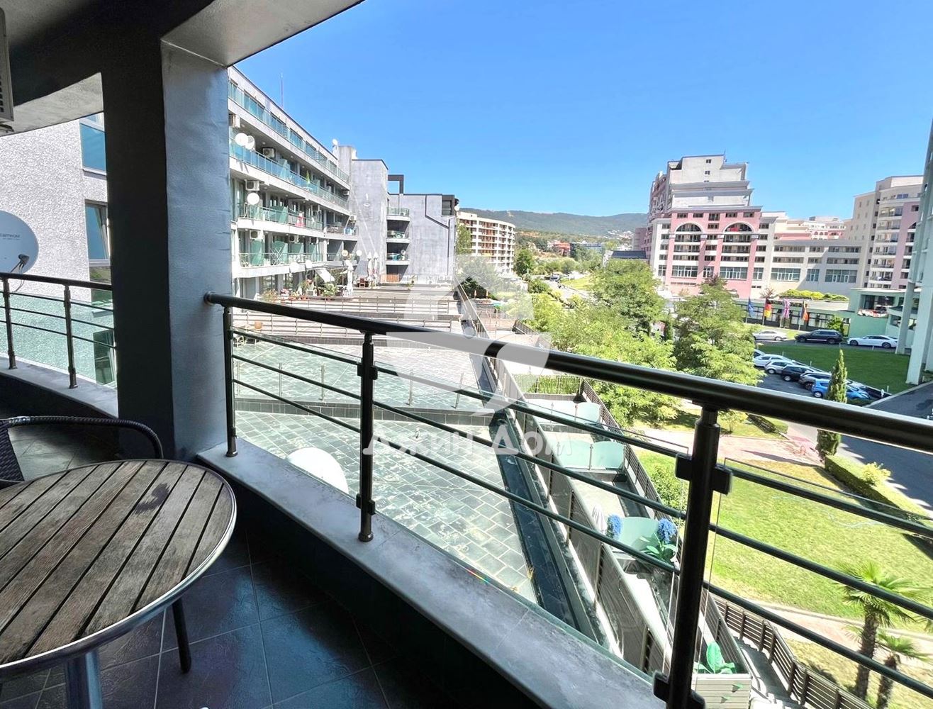 Просторен двустаен апартамент в к-с „Съни Бийч Плаза“, Слънчев бряг - 0