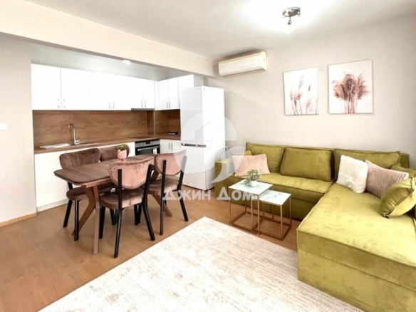 Стилен тристаен апартамент в центъра на гр. Бургас - 0