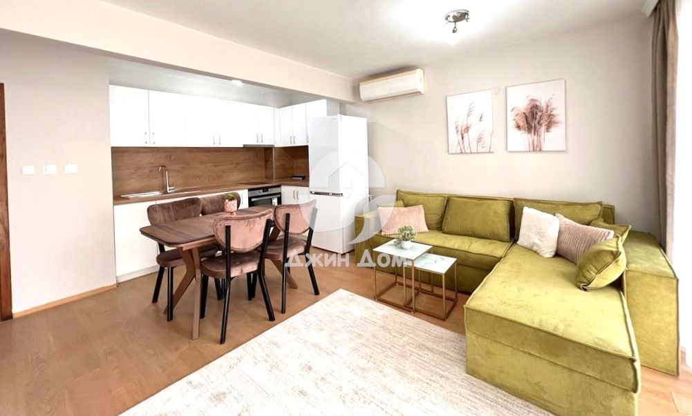 Стилен тристаен апартамент в центъра на гр. Бургас - 0