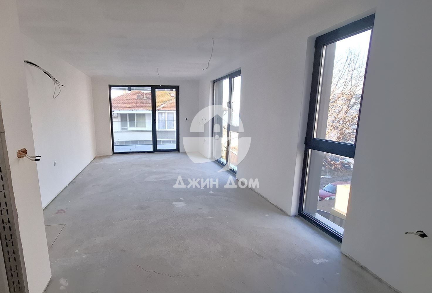 Просторен двустаен апартамент на ПЪРВА ЛИНИЯ МОРЕ в гр. Несебър - 0