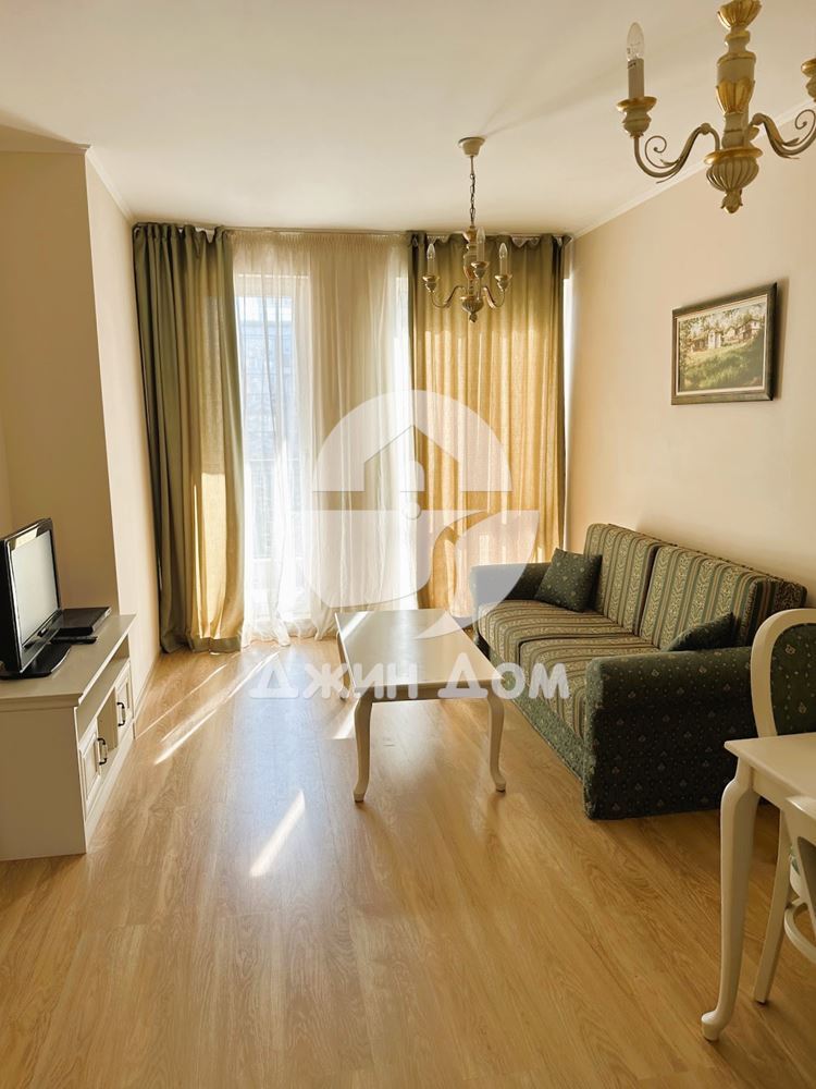 Просторен двустаен апартамент в к-с „Изида Палас“, к.к. Слънчев бряг - 0