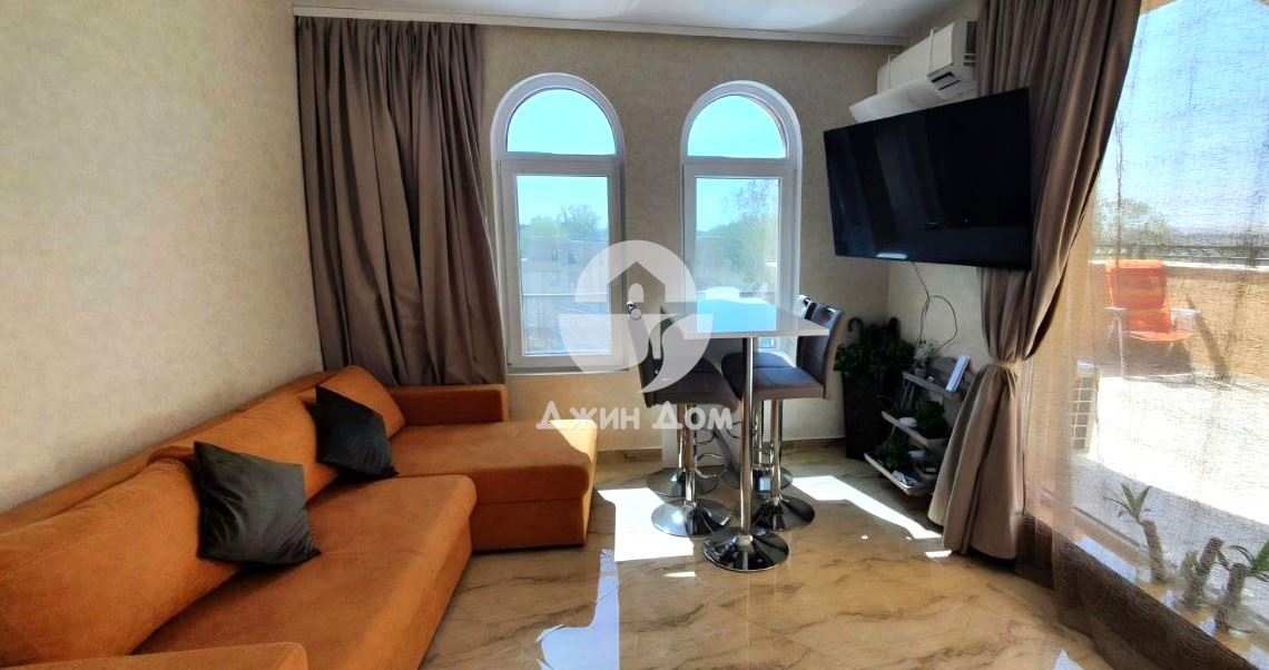 Просторен тристаен апартамент в к-с „Афродита Грийн“, Слънчев бряг - 0