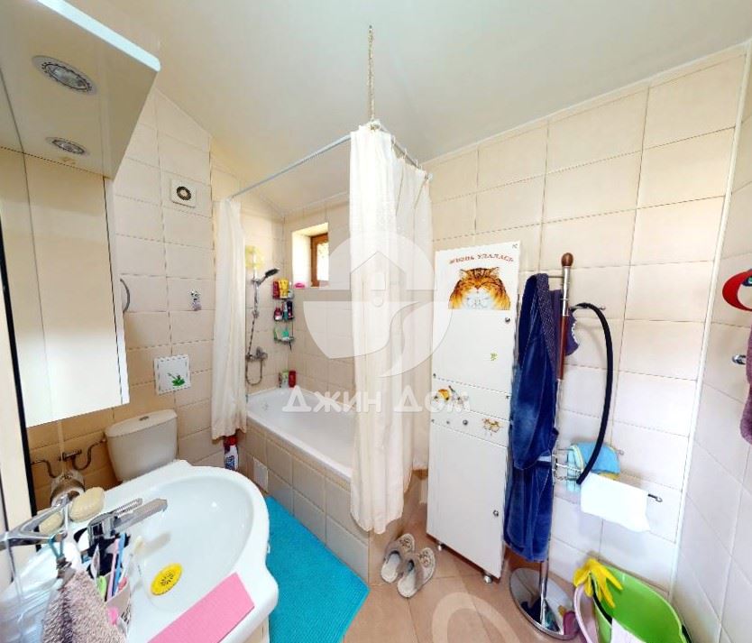 Двуетажна обзаведена къща с басейн, с. Кошарица - 0