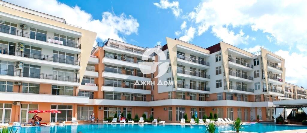 Просторен едностаен апартамент в к-с Гранд Камелия, к.к. Слънчев бряг - 0