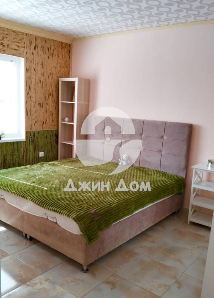 Обзаведена едноетажна къща с двор в с. Тънково - 0