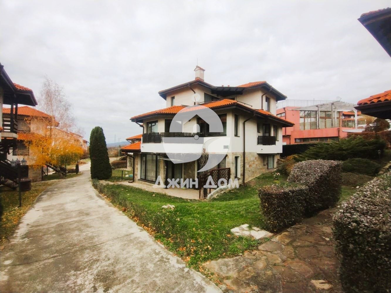 Просторен обзаведен етаж от къща в Бей Вю Вилас, с. Кошарица - 0