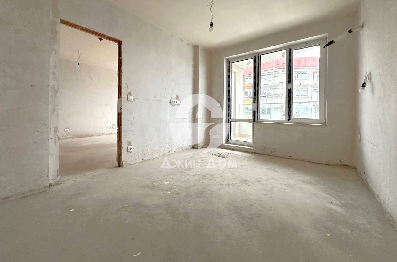 Просторен двустаен апартамент в к-с „Сентрал Парк“, гр. Бургас - 0