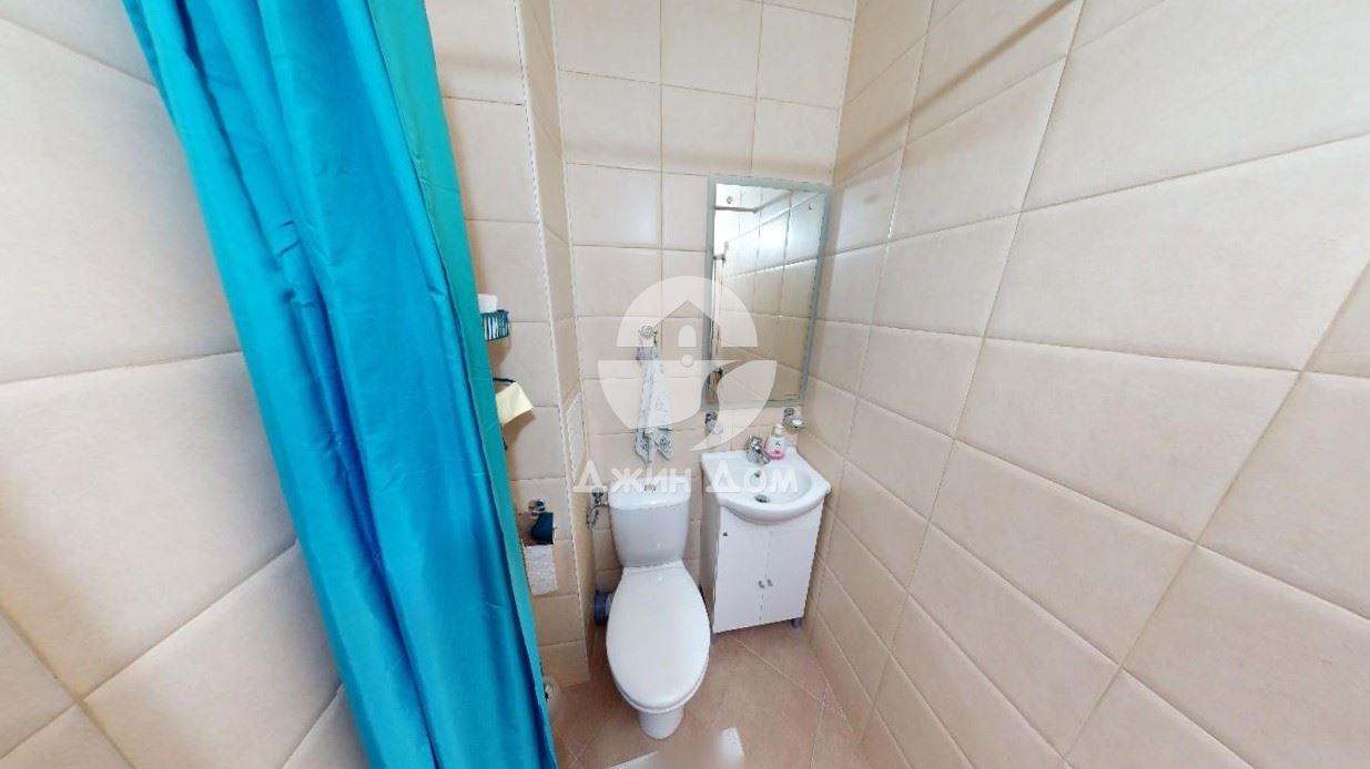 Двуетажна обзаведена къща с басейн, с. Кошарица - 0