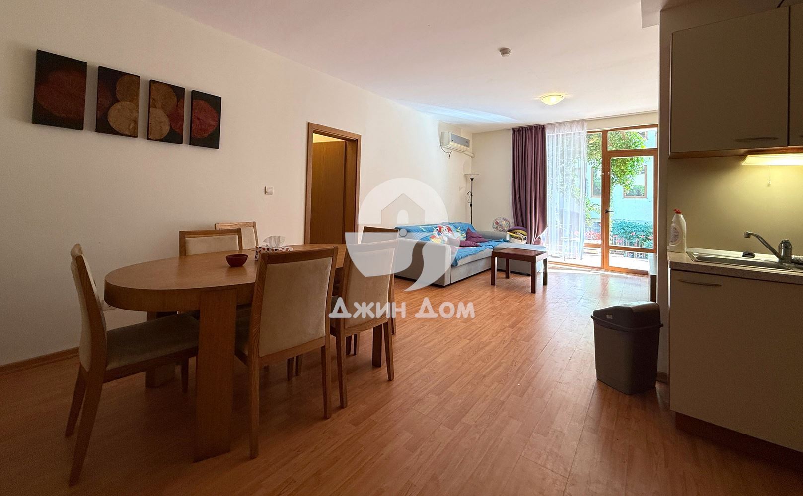 Просторен четиристаен апартамент в к-с „Райска градина“, Свети Влас - 0